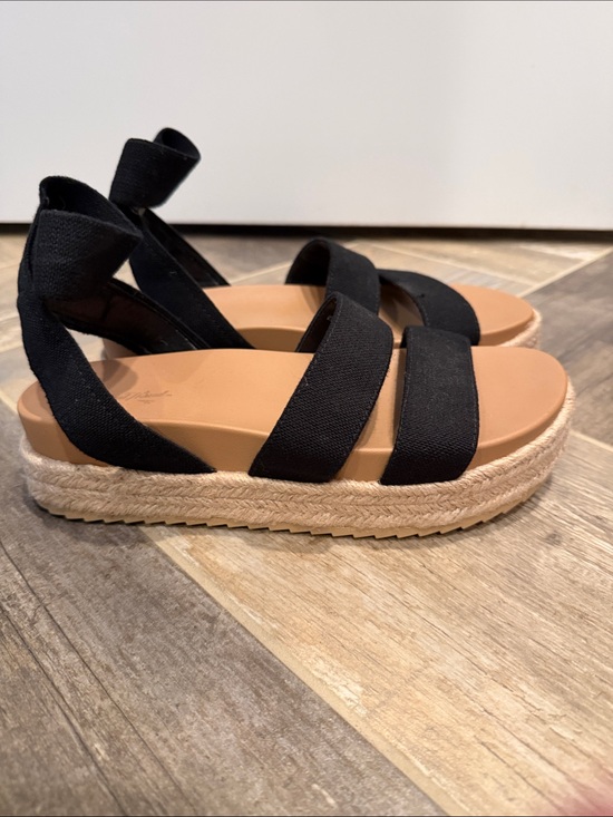 Universal Thread Shoes - Universal Thread Black Espadrille Platform Sandals with Ankle Wrap Size 7.5